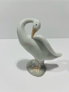 Vintage Lladro White Duck Small Figurine Made in Spain Circa 1970’s